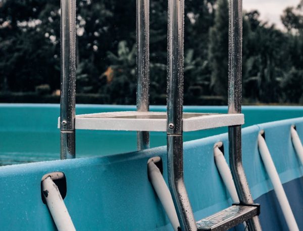 Comment stabiliser le sol pour une piscine hors sol en toute sécurité